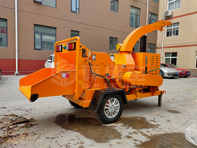 深受喜愛的樹枝粉碎機(jī)開機(jī)前要注意這些